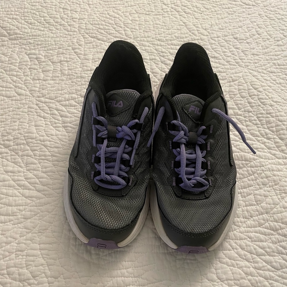 Fila Women's Grey & Purple Suspence Energized Running Shoes Size 6